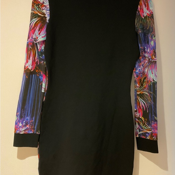 ROBERTOCAVALLI  GORGEUS COLOURS  dress. Excellent condition .size 38 - Picture 8 of 11